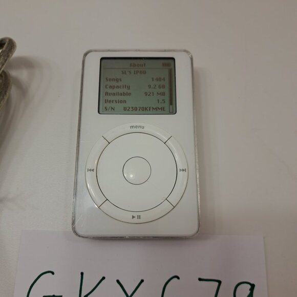 iPod Classic 1st Generation 10GB (+ New Extended Battery + Original Charger)  #1 - Picture 3 of 16